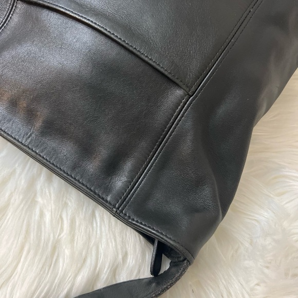Vintage COACH ERICKSON
SOHO Black Leather Shoulder
Bag 4169 - Picture 10 of 14